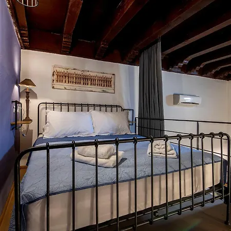 Old Town Corner Luxury 公寓式酒店