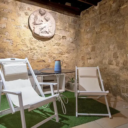 Old Town Corner Luxury Hotel apartamentowy 3*