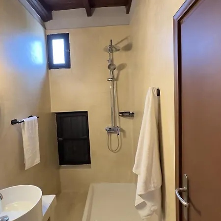 Old Town Corner Luxury Apartmanhotel