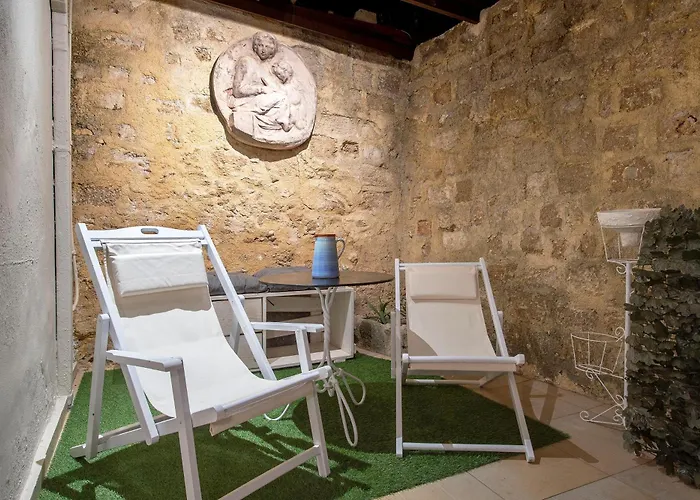 Old Town Corner Luxury Aparthotel 3*